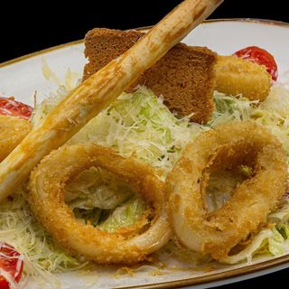 Салата Цезар с калмари