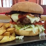 Hamburguesa Barbacoa Con Patatas Gajo