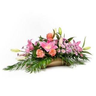 Aranjament crini, trandafiri, crizanteme