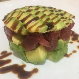 Tartar De Atún Con Aguacate (10 Pzs.)