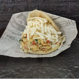 Arepa con huevos pericos y queso latino