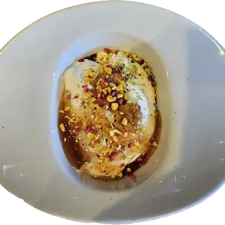 YOGURT GRIEGO CON MERMELADA DE PETALOS DE ROSA