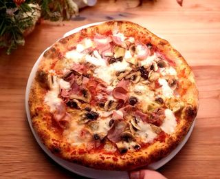 CAPRICCIOSA  Ø 32cm ☆☆☆☆