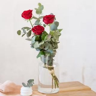 3 Rosas Rojas – Detalle con Amor