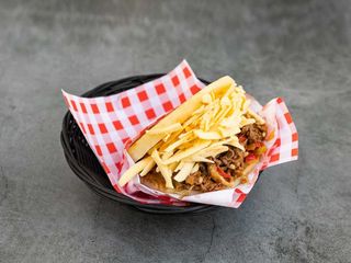 Arepa Ternera Mechada Queso