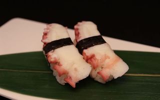 37. Nigiri polpo - 2 pezzi