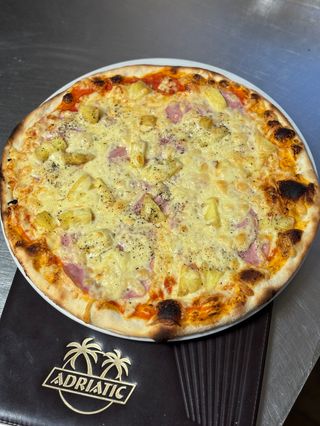 Pizza Hawaii + Coca Cola 0.33l