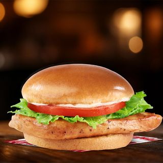 გრილზე შემწვარი ქათმის ბურგერი