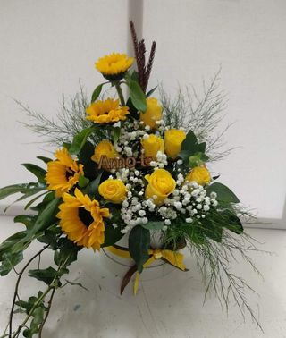 Caixa Girassóis e Rosas Amarelas