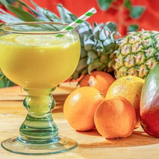 3 3. Naturalia Antillas (1 lt.)