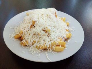 Пържени картофи със сирене