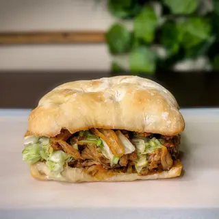 Focaccia Pulled Pork o Pollo con patatas