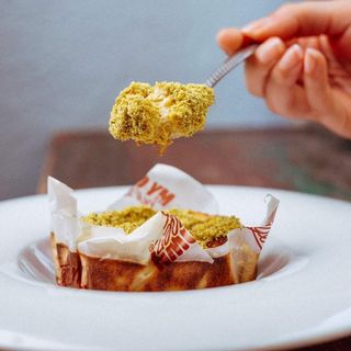 Cheesecake de chocolate blanco y pistachos