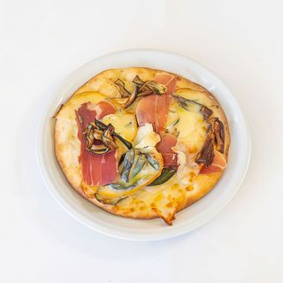 Pizzetta provola e zucchine