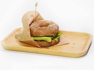 Бейгл з тунцем (260г)