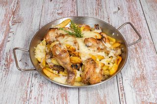 Pollo Scucchiato con patate e provola