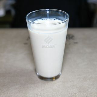 Latte di soia macchiato