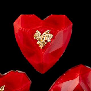 მარწყვისა და ბურბონის ვანილის ბონბონი 9ც