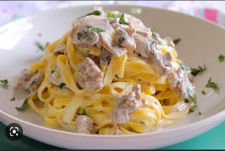 Nata salchichas y champiñones