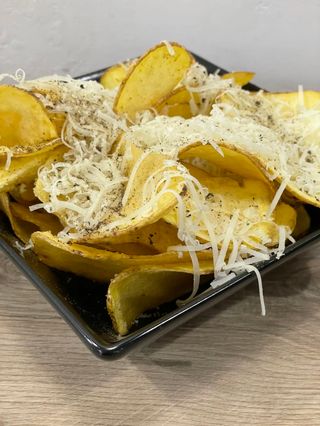 Patate chips cacio e pepe