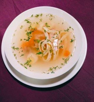 Курячий бульон з яйцем (300г)