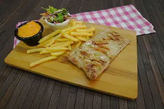 Bela vešalica obrok