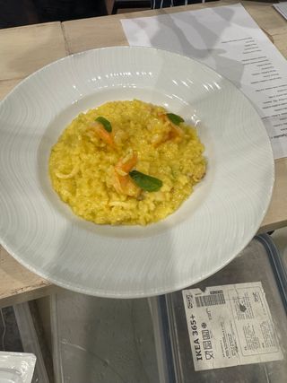 Шафраново Ризото със скариди, калмари и лайм