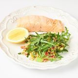 Семга на пару с киноа и овощами 