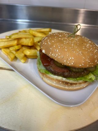 Cheeseburger Z Frytkami