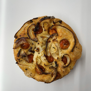 Focaccia Con Cebolla Y Cherrys