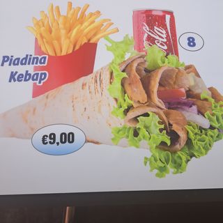 Piadina yufka kebap con bibita a scelta