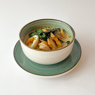 Сырный рамен с курицей