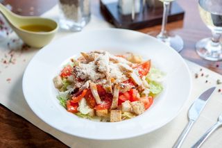 Salată Caesar