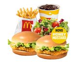 Dva Chickenburgera Honey Mustard  Combo obrok