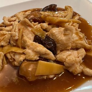 009 - Manzo Bambù Funghi Beef with Bamboo and Mushrooms 双冬牛肉