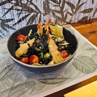 Ebi Tempura Salad Japonésa