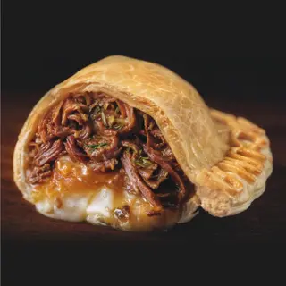 Empanadas Premium  Vacio  Provolone 