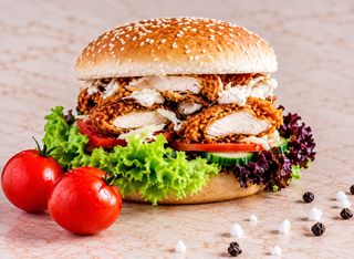 Burger crispy de pui