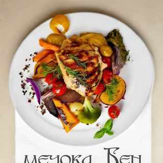 Цял лаврак на туч