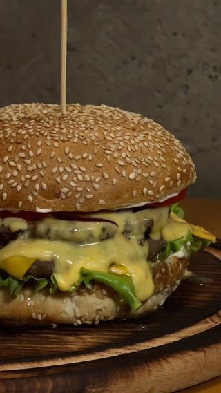 Мега-бургер з телятини(440)г