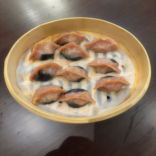 22. Gyozas de pato asado Pekín (12 unidades)