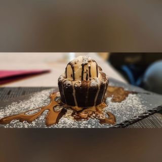 Coulant De Chocolate De Vainilla Y Salsa