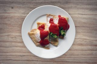 Naleśniki z serem i musem owocowym 3szt