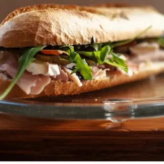  bocadillo salchichas