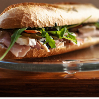  bocadillo salchichas