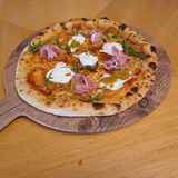 Пица пистачо със сирене "Бурата" и прошуто крудо 400гр