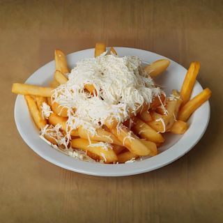 Пресни пържени картофки със сирене (340г)