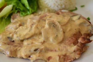 1/2 Dose Lombinhos Porco com Cogumelos