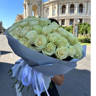 51 біла троянда "Mondial"