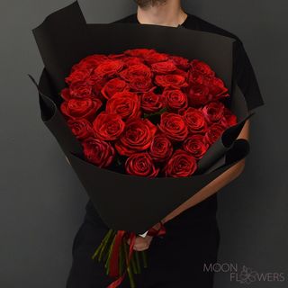 Buchet din 35 trandafiri roșii